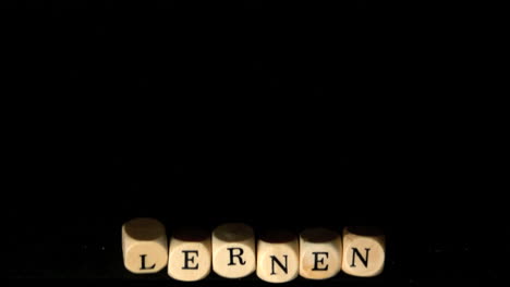 Lernen-dice-falling-together