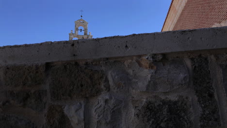 bodega gotica es una empresa familiar que lleva varias generaciones produciendo uva en el municipio de rueda