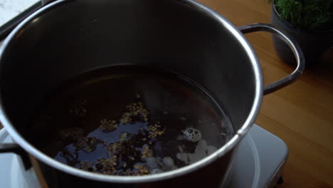 Mixing-boiling-wine-and-spices