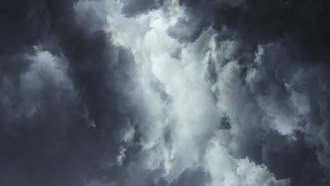 nubes de tormenta oscuras se están moviendo 4k