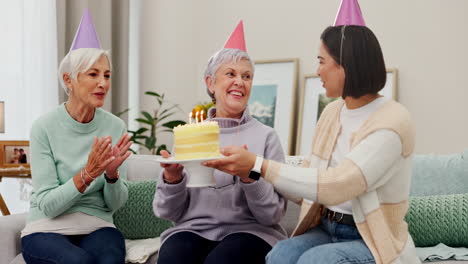 Geburtstagsfeier,-Kuchen-Oder-Dankeschön-Mit-Einem-Senior