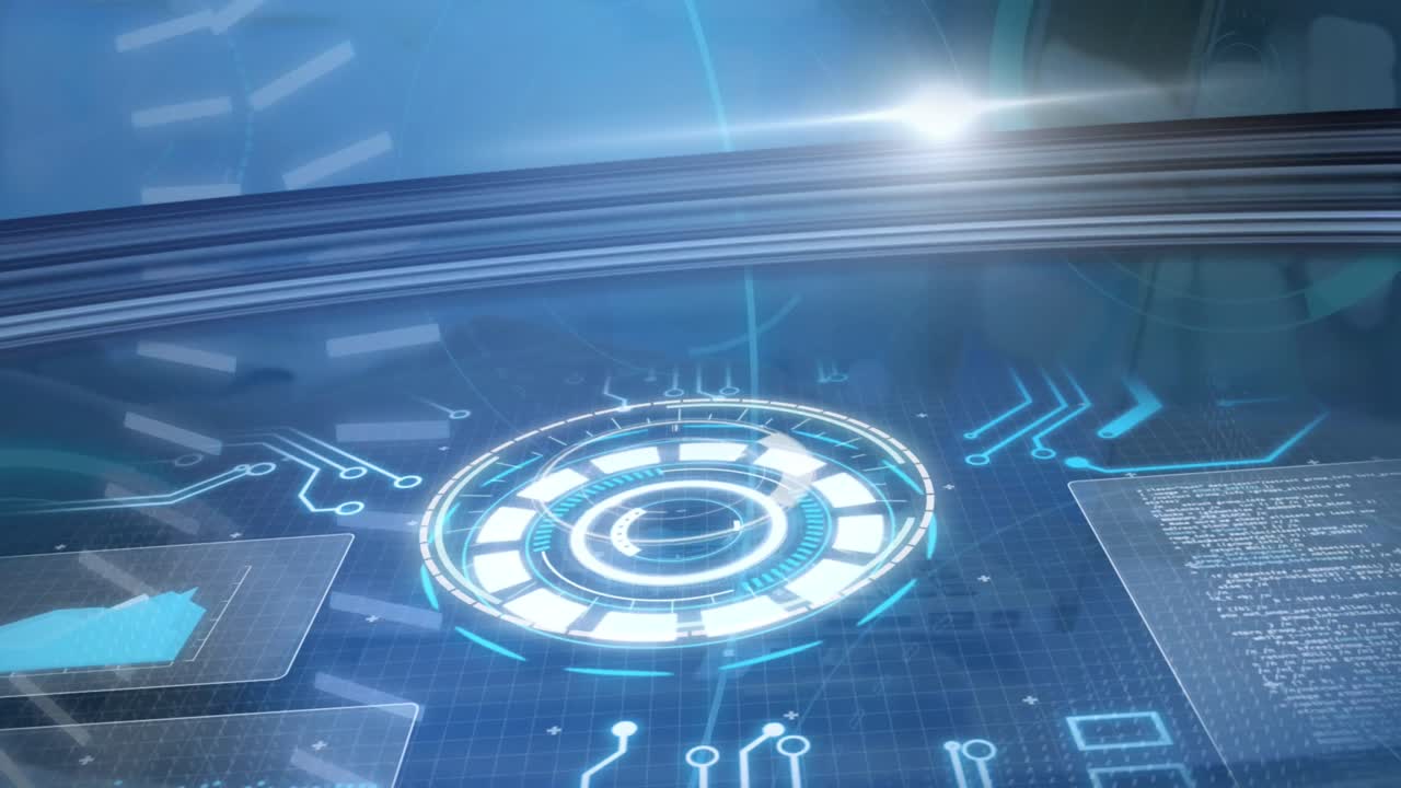 5g 텍스트, 둥근 스캐너 및 데이터 처리의 애니메이션은 스마트폰을 사용하는 남자의 중간 섹션에 있습니다.