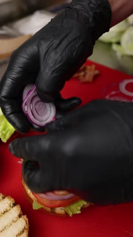 estoy preparando una deliciosa hamburguesa.