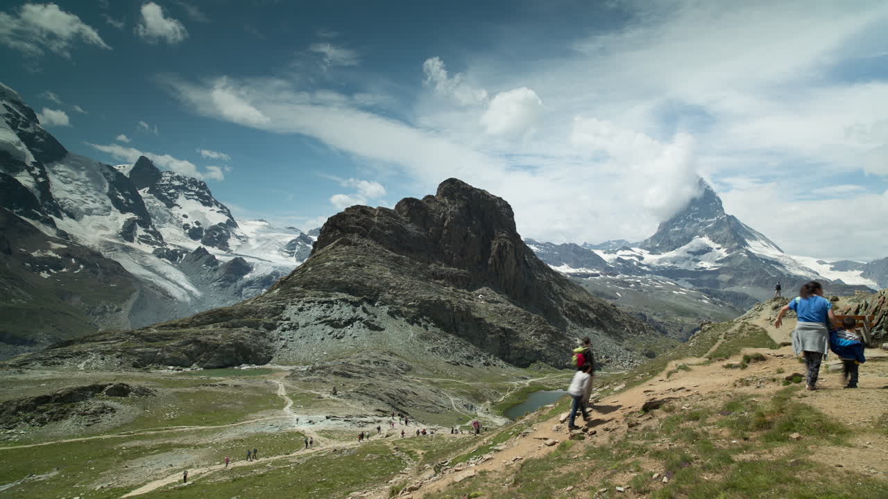 excursionistas de cervino 4k 00