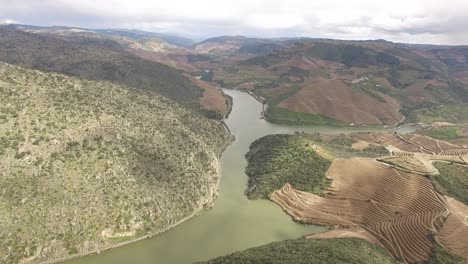 Wunderschöne-Naturlandschaft-Aus-Der-Region-Des-Flusses-Douro-In-Portugal