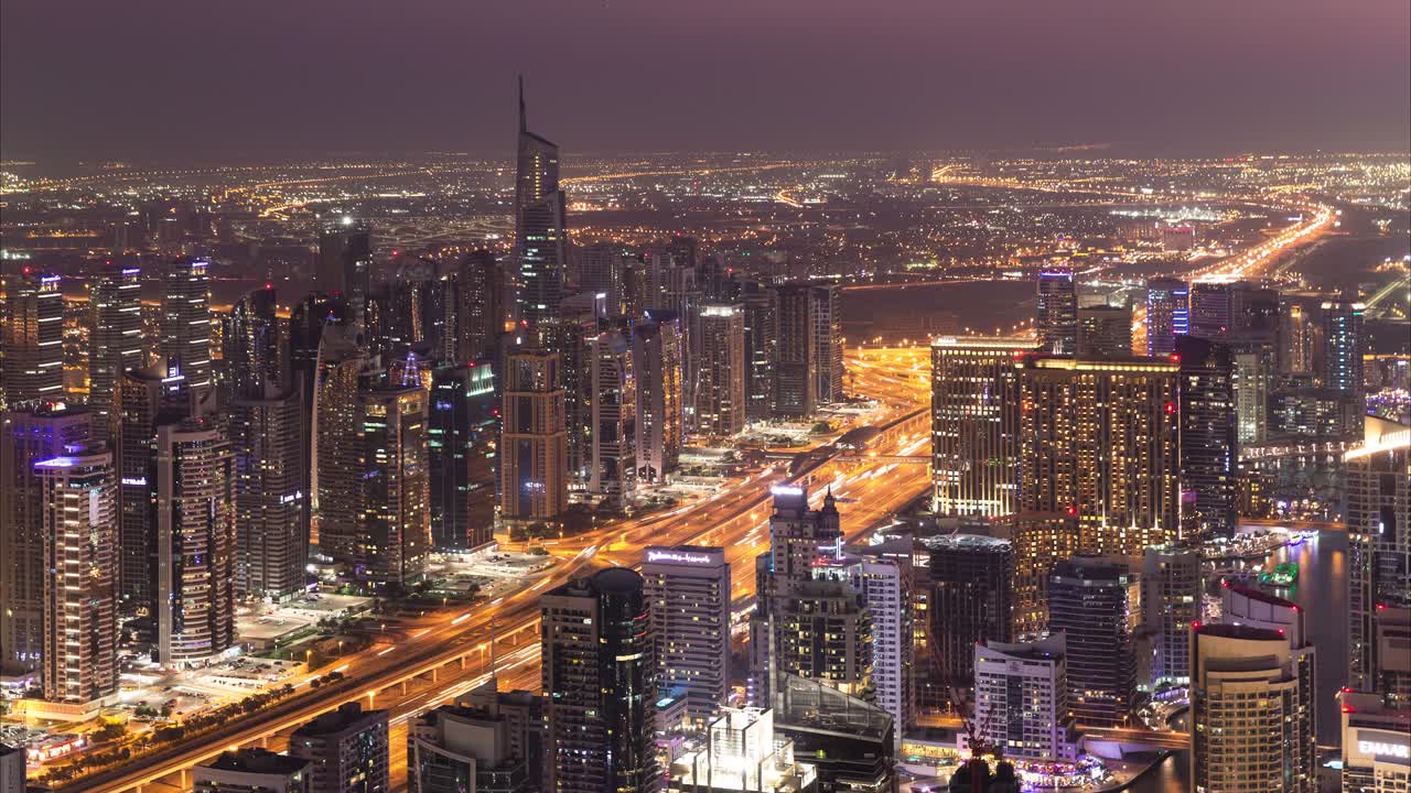 Vista aerea del paesaggio urbano e dello skyline a Marina.Dubai.EAU al tramonto (Timelapse 4K)