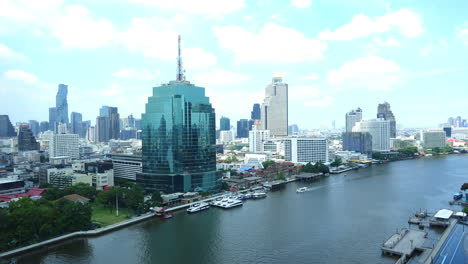 Hermosa-Arquitectura-De-Edificios-Alrededor-De-La-Ciudad-De-Bangkok-En-Tailandia