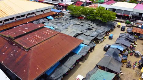 Toma-Orbital-De-Drones-De-Un-Mercado-En-La-Ciudad