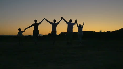 Big-Family-Greeting-the-Night