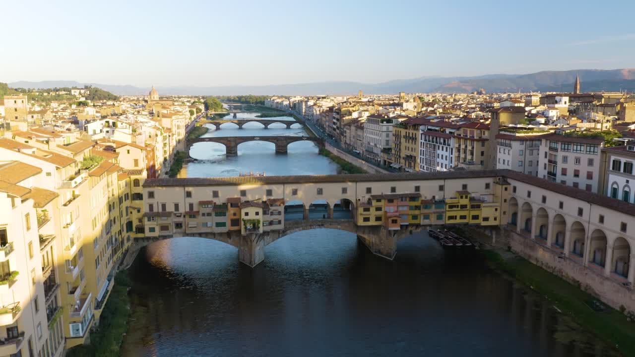 이탈리아 피렌체의 폰테 베키오 다리의 아름다운 전망