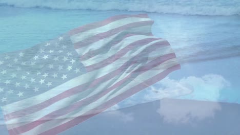 Animation-Der-Flagge-Der-Vereinigten-Staaten-Von-Amerika,-Die-über-Den-Wolkenverhangenen-Blauen-Himmel-Und-Die-Wellen-Im-Meer-Weht