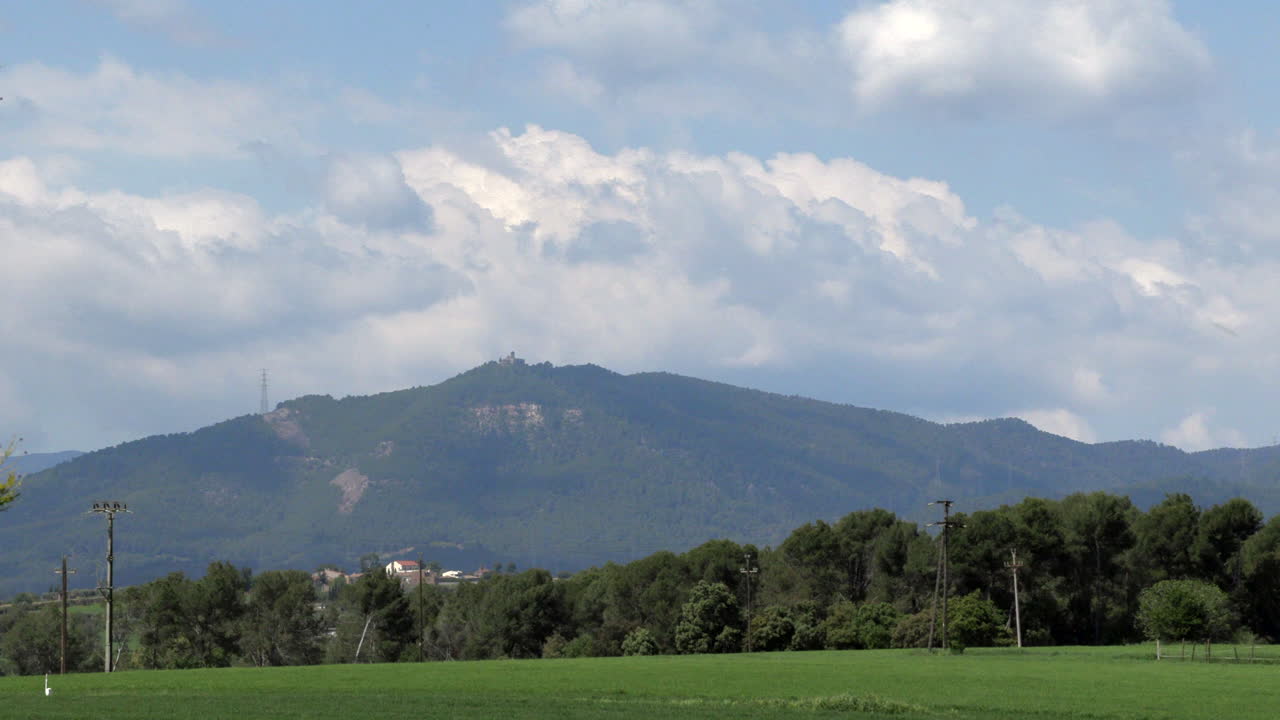 4K Timelapse of a mountain after the storm. The clouds were moving very fast that day