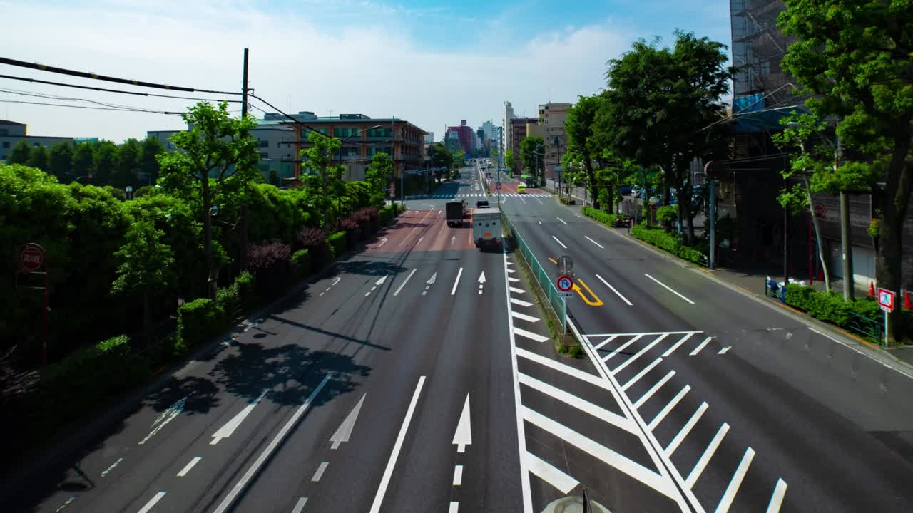 도쿄의 도시 거리에서 교통체증의 타임스 화면