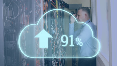 Animation-Einer-Cloud-Mit-Zunehmender-Anzahl-An-Leitungen-Und-Servern