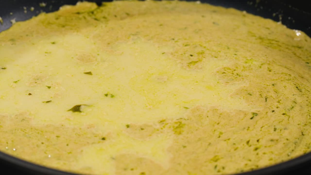 Preparing pesto sauce