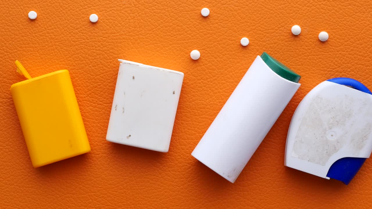 contenedores de medicamentos y edulcorantes