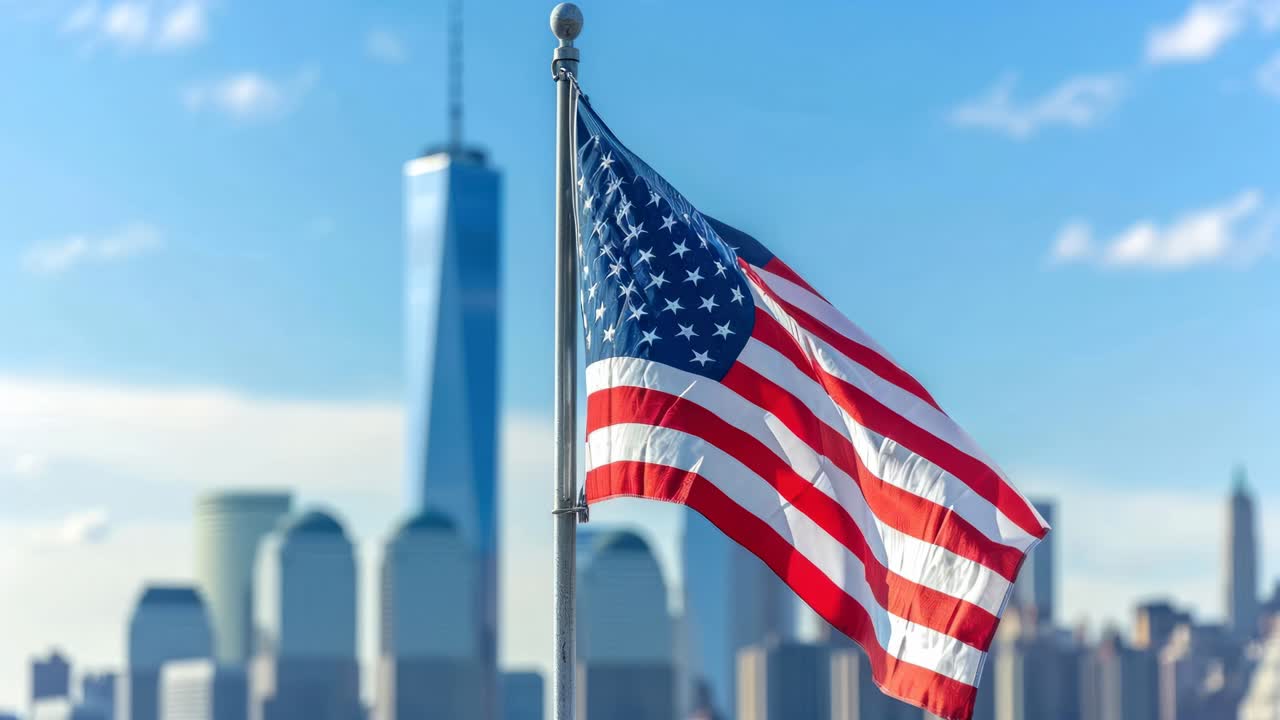 Un video mostra la bandiera americana che sventola sullo sfondo di una città.