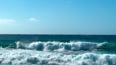 在夏威夷的衝浪中慢速衝浪者