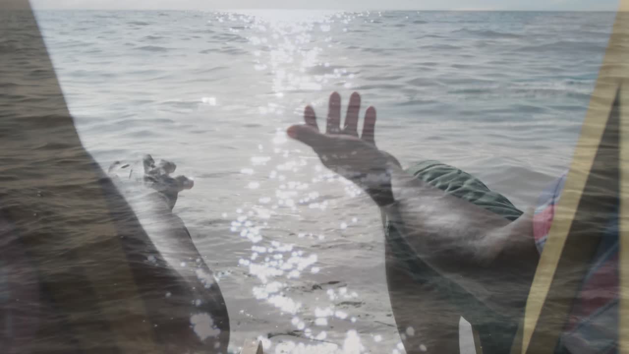 해변 위의 시니어 아프리카계 미국인 커플의 애니메이션