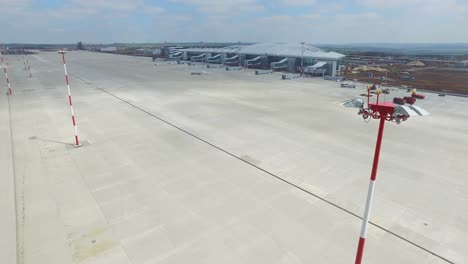 vista aérea de un aeropuerto en construcción