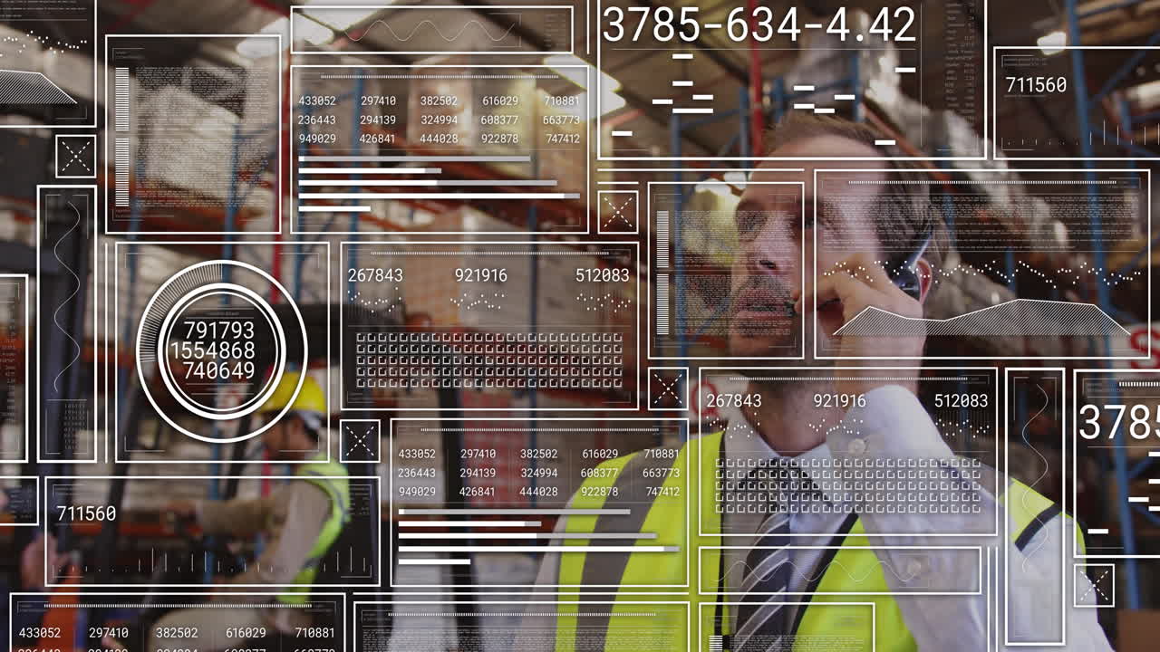 animación del procesamiento de datos sobre un trabajador masculino caucásico en un almacén