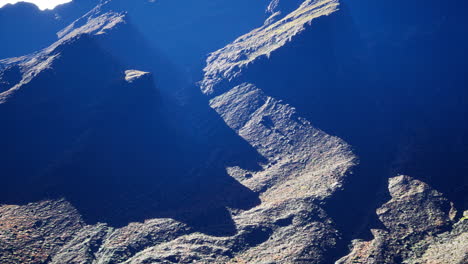 Luftpanorama-Der-Felsigen-Berge