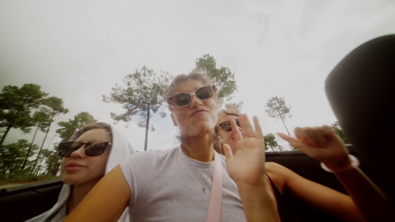 Friends on a road trip