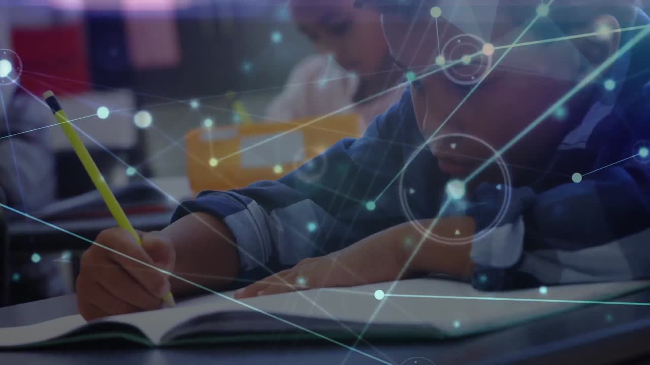 animación de la red de conexiones sobre el niño biracial durante las lecciones en la escuela