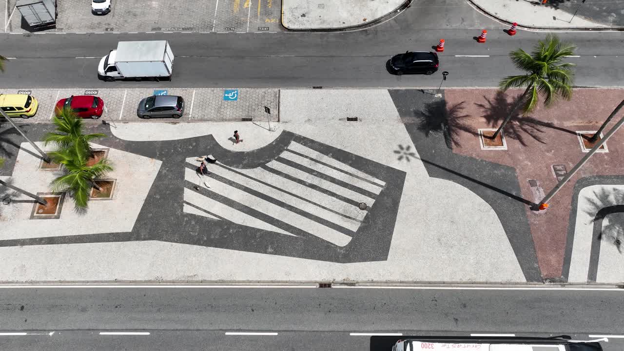 avenida atlántica en la playa de copacabana en río de janeiro, brasil
