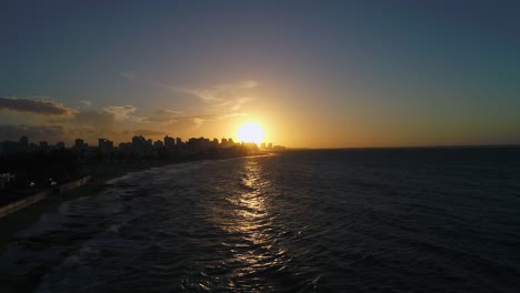 Kite-Boarders-Silueta-En-Ocean-Beach-Puerto-Rico-Puesta-De-Sol