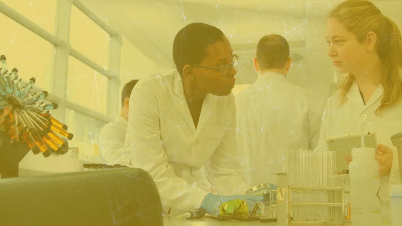 animación de la red de conexiones entre diversos científicos en el laboratorio