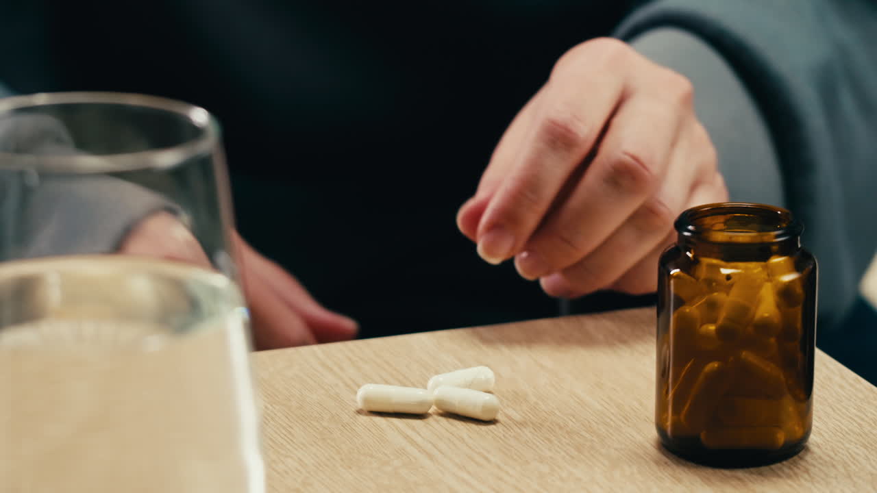 물과 함께 약을 복용하는 것