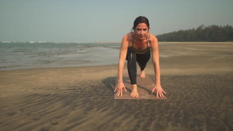 Guerrero-Una-Pose-De-Yoga