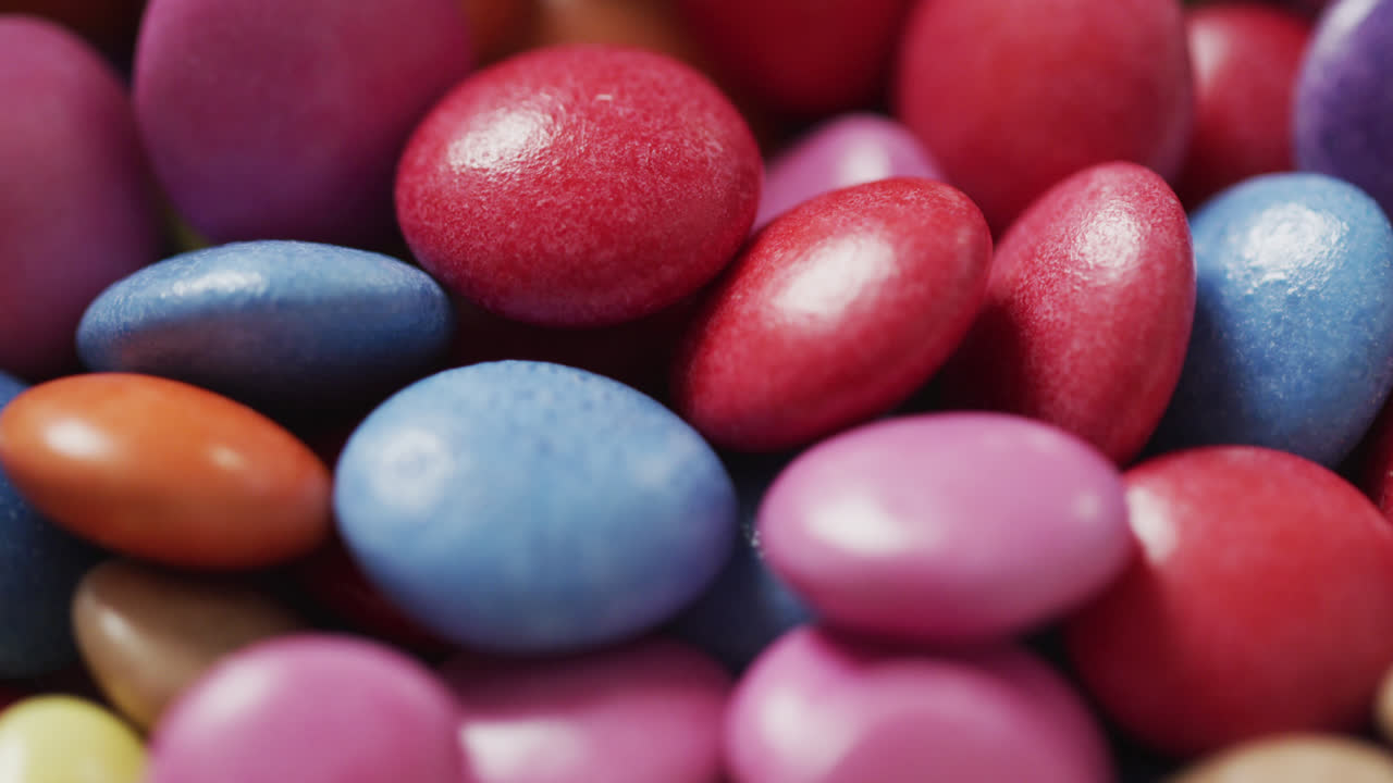 video de primer plano de las lentejas de colores