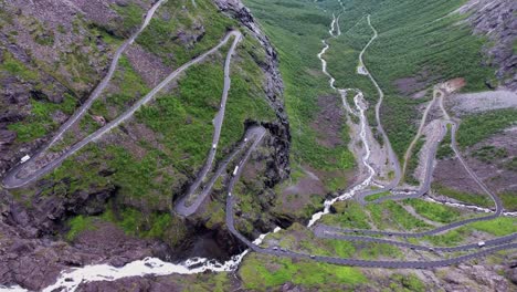 Trollpfad-Trollstigen-Oder-Trollstigveien-Kurvenreiche-Bergstraße.