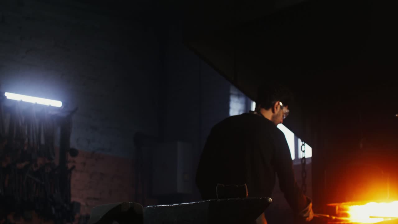 herrero en el trabajo