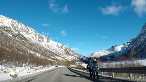 Zeitraffer-Oder-Hyperlapse-Des-Herumfahrens-Auf-Der-Norwegischen-Lofoteninsel-Im-März