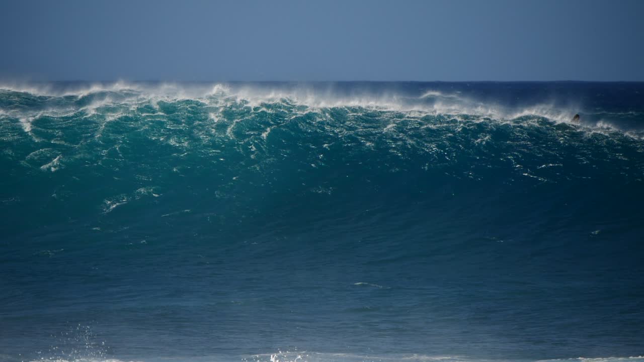 líneas de olas gigantes en hawai