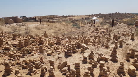 necrópolis de mizdarkhan y sitio arqueológico en la región de karakalpakistán de uzbekistán, panorama
