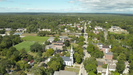 Centro-De-Maine,-Estados-Unidos,-Imágenes-Aéreas-De-Drones-De-Sobrevuelo,-Yarmouth