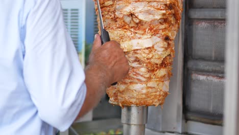 preparing shawarma