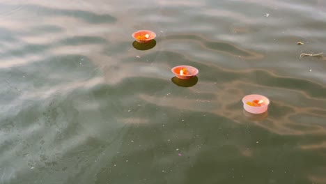 deepdaan, deep daan on kartik poornima can bring them fame, fortune, and salvation for themselves and their ancestors.