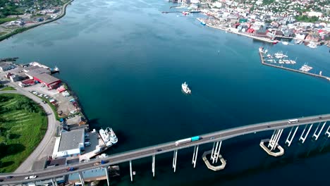 puente de la ciudad de tromsø, noruega imágenes aéreas