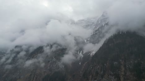 Drone-flight-over-the-sky-in-Klöntalersee,-Glarus-Canton,-Switzerland