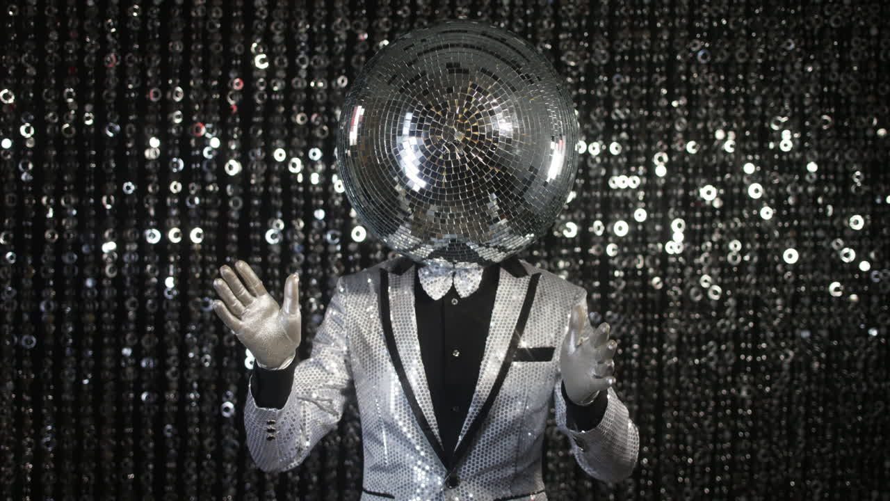 мистер дискобол 4k 00