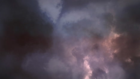 truenos en el cielo con nubes