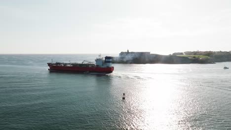 Frachtschiff-Verlässt-Old-San-Juan-Bay-3