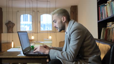 Work-On-Screen-Indoor