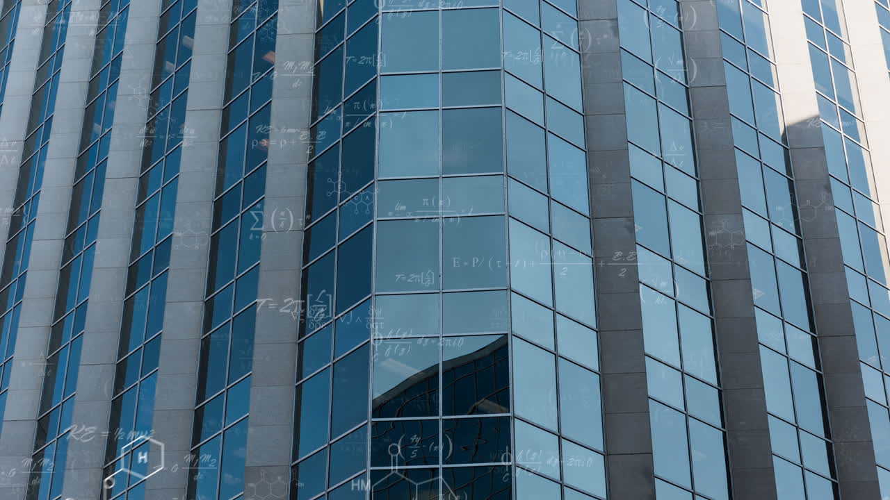 Animação de equações matemáticas flutuando contra um arranha-céu