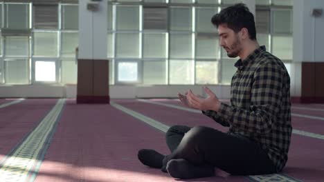 Man-Praying-In-Mosque